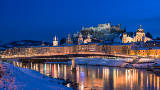 Die festlich beleuchtete Stadt Salzburg im Advent